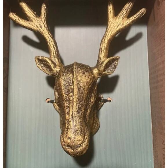 NWT Gift Present Christmas Stag Cabin Winter The Kraftsman Co Brass Bottle Open - Picture 9 of 10